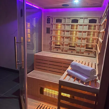Vacation Mo Star With Swimming Pool And Sauna